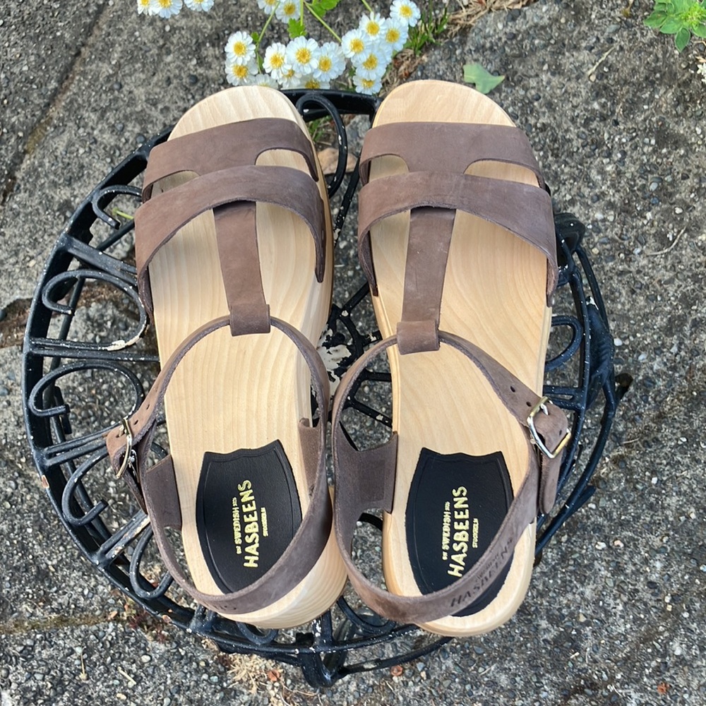 Swedish Hasbeens Birgit Choco Brown Nubuck Leather T-Strap Clogs Sandals 41 (11)